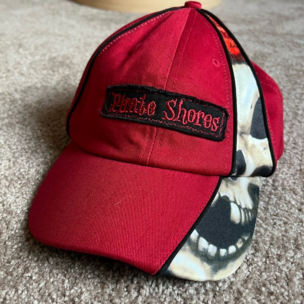 VTG 00’s / Y2K Legoland Pirate Shores Red Skull Hat